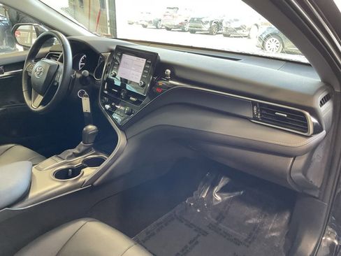 Used 2024 Toyota Camry SE image 18