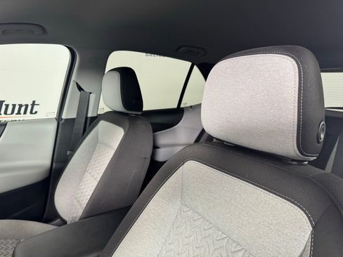 Used 2022 Chevrolet Equinox LS w/ LS Convenience Package image 11