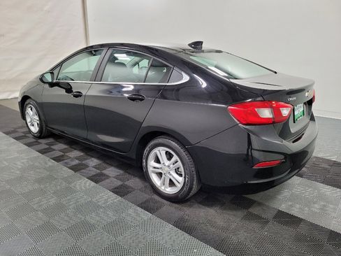 Used 2018 Chevrolet Cruze LT FWD image 3