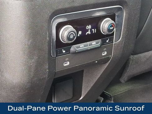 Used 2024 Chevrolet Suburban Z71 w/ Luxury Package AWD/4WD image 19