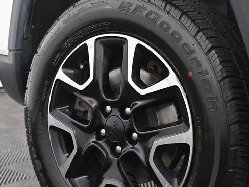 Used 2019 Jeep Compass Trailhawk image 32