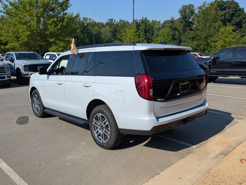 Certified 2026 Ford Expedition Active AWD/4WD image 6