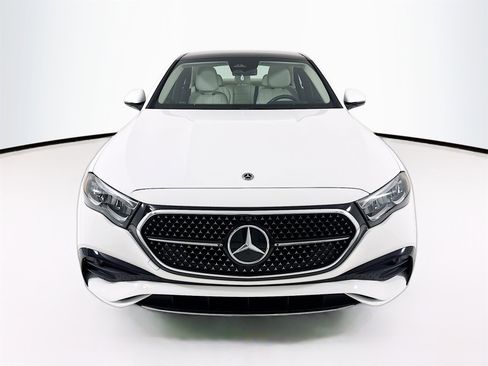 Certified 2025 Mercedes-Benz E 350 4MATIC Sedan image 2