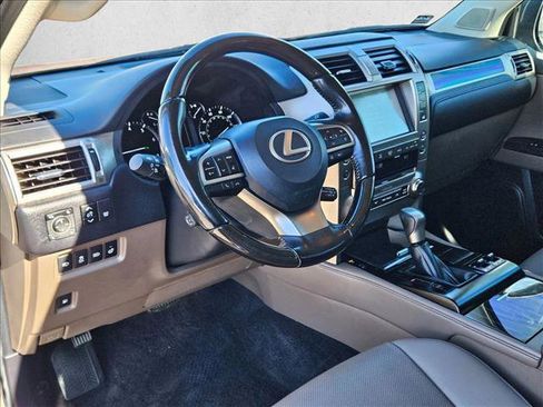 Used 2021 Lexus GX 460 Premium w/ Premium Package image 11