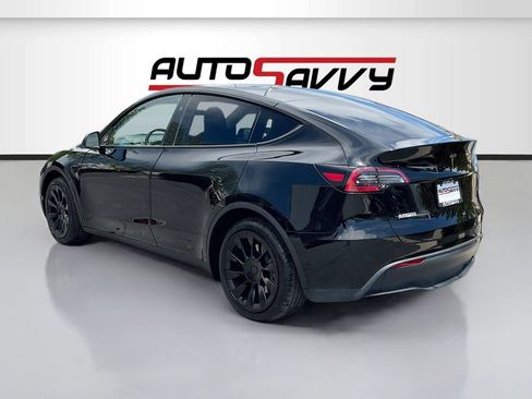 Used 2024 Tesla Model Y Long Range AWD/4WD image 5