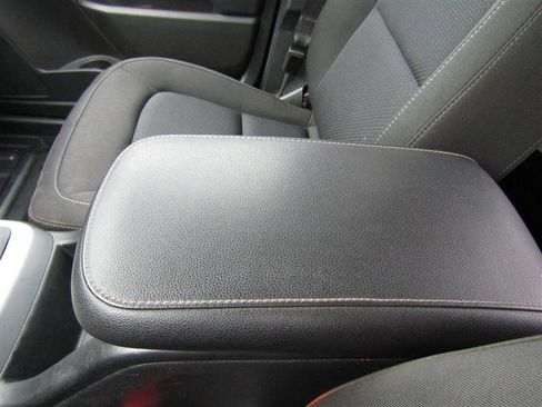 Used 2022 Chevrolet Colorado LT w/ Fleet Safety Package image 23