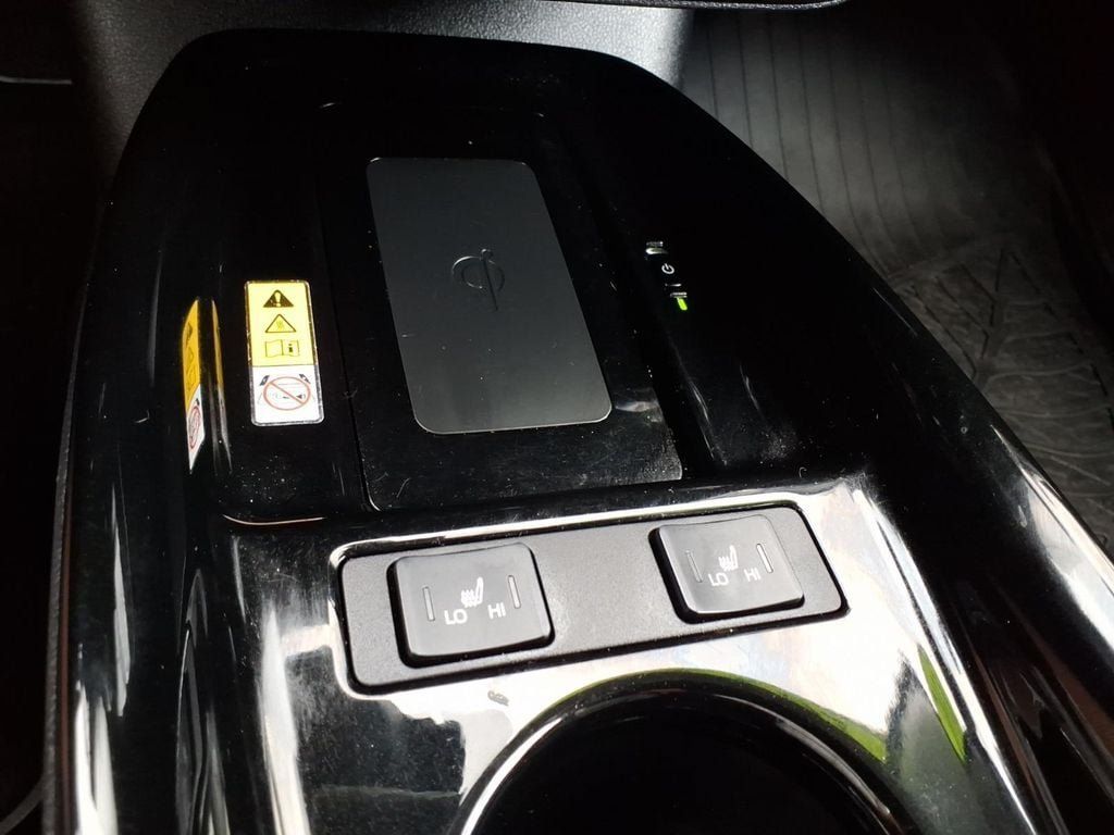 Used 2019 Toyota Prius Limited w/ Premium Convenience Package FWD image 29