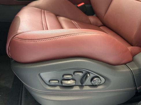 New 2025 Porsche Cayenne Turbo AWD/4WD image 14