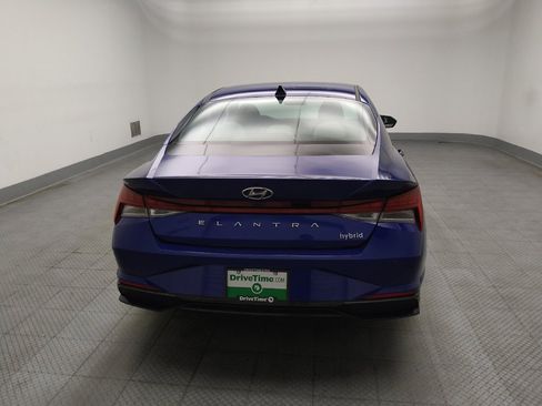 Used 2023 Hyundai Elantra Limited w/ Preferred Accessory Package FWD image 7