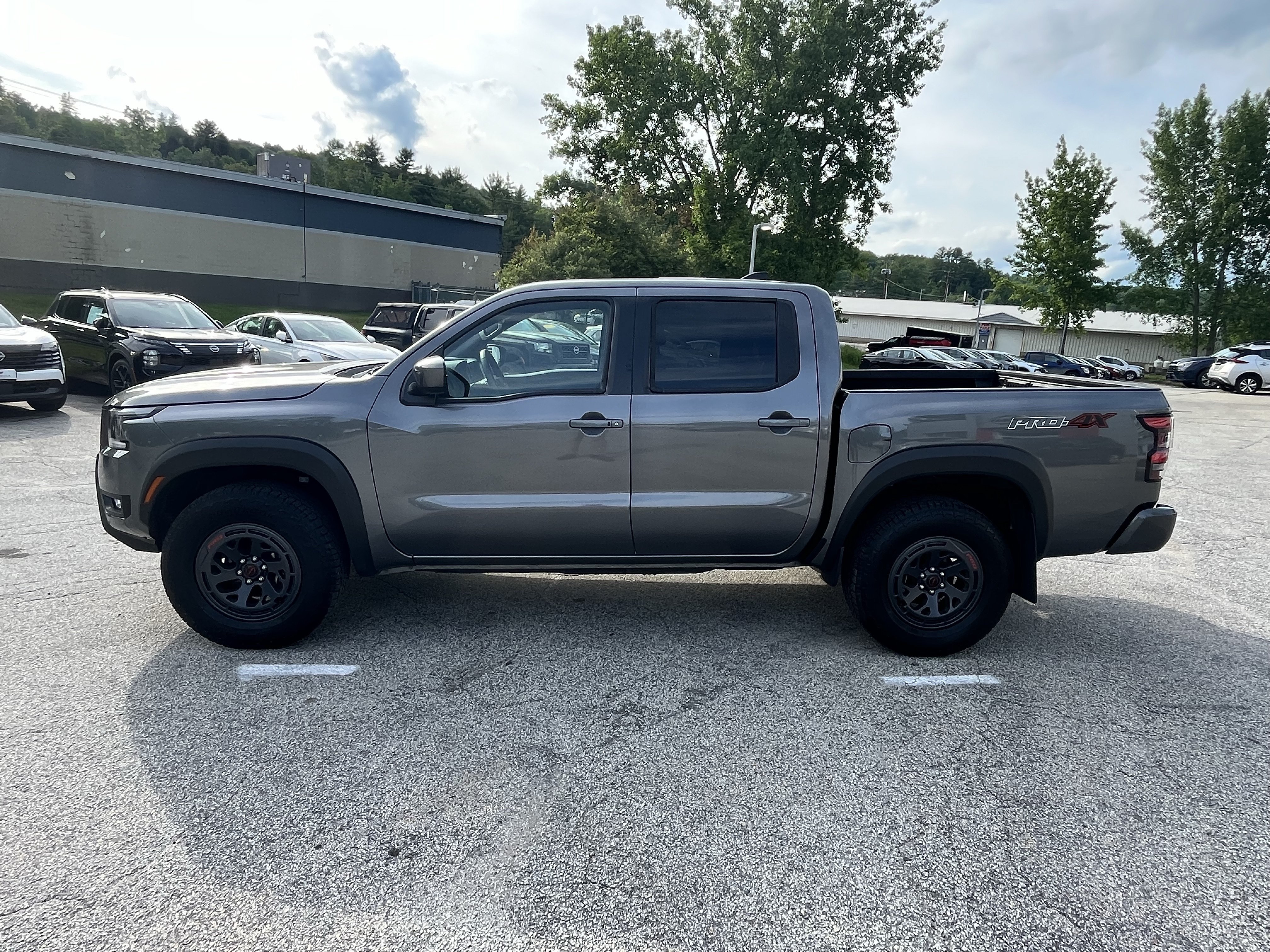 Used 2026 Nissan Frontier PRO-4X AWD/4WD image 4