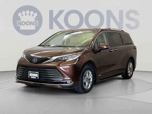 Used 2021 Toyota Sienna Limited FWD image 4