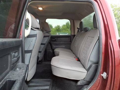 Used 2016 RAM 1500 Express AWD/4WD image 32