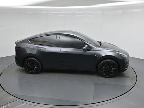 Used 2024 Tesla Model Y Long Range image 49