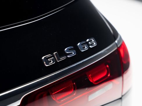 Used 2025 Mercedes-Benz GLS 63 AMG 4MATIC image 33