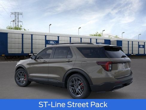 Used 2026 Ford Explorer ST-Line w/ ST-Line Street Pack AWD/4WD image 5