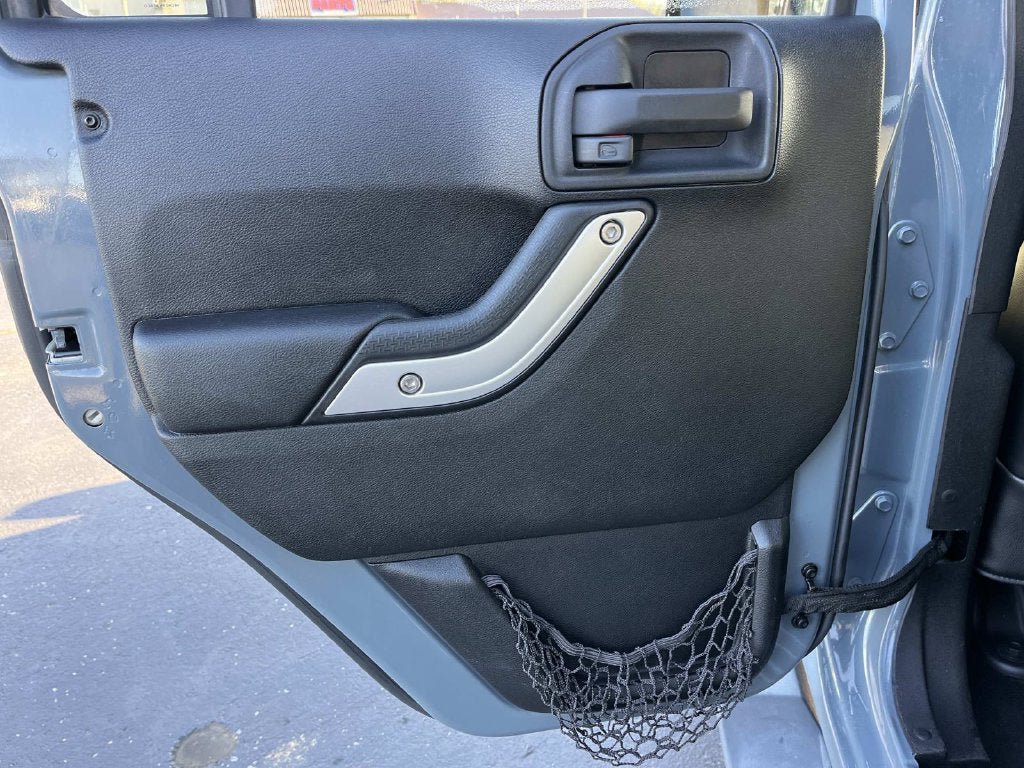 Used 2015 Jeep Wrangler Unlimited Sahara AWD/4WD image 17