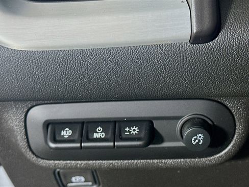 Used 2023 GMC Terrain SLT w/ Tech Package image 16