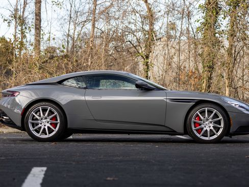 Used 2018 Aston Martin DB11 V12 RWD image 6