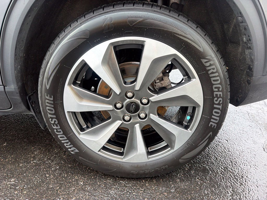 Certified 2024 Ford Escape Platinum AWD/4WD image 54