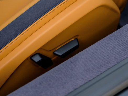 Used 2025 Lamborghini Revuelto image 40