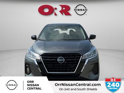 New 2025 Nissan Kicks Play S