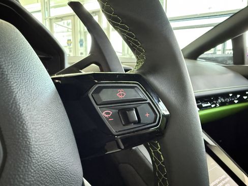 Used 2023 Lamborghini Huracan Tecnica image 21