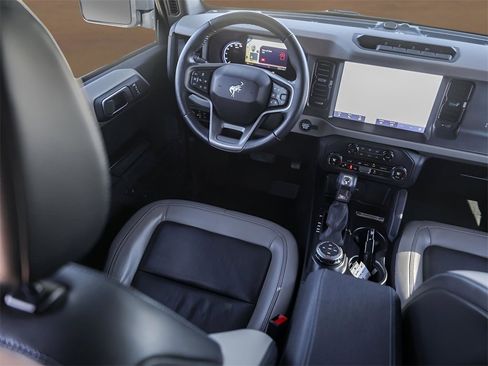 Used 2024 Ford Bronco Wildtrak image 27