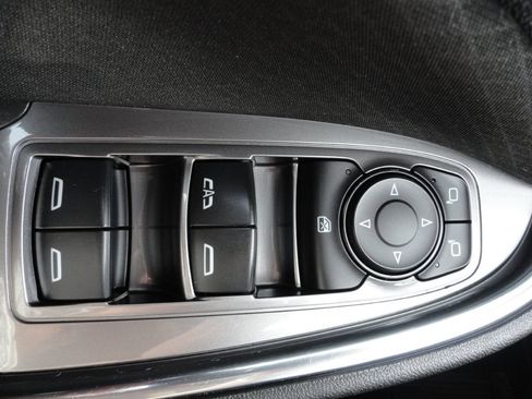Used 2018 Chevrolet Malibu LT FWD image 23