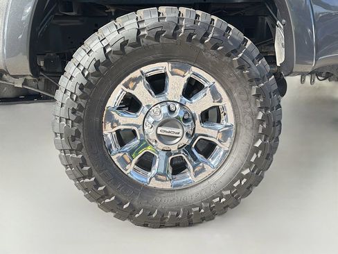 Used 2018 Ford F250 Lariat w/ Chrome Package image 39