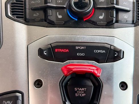 Used 2018 Lamborghini Aventador S image 26