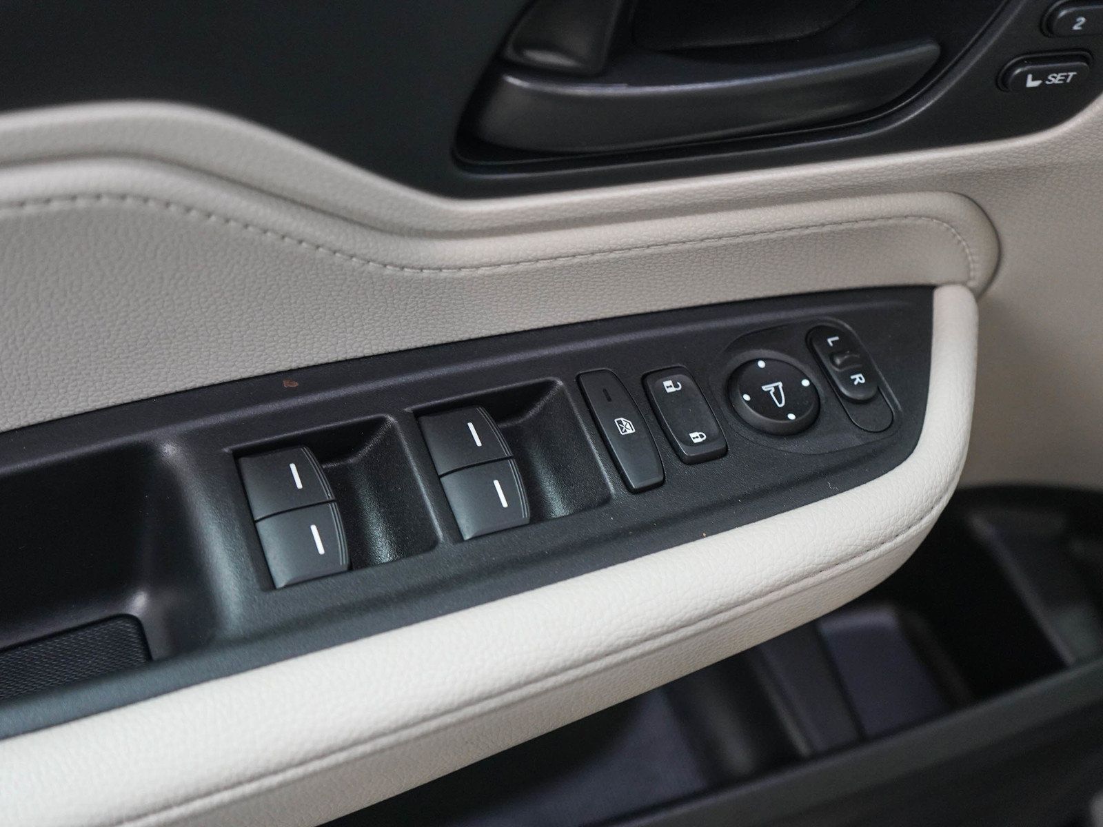 Used 2025 Honda Odyssey EX-L image 22