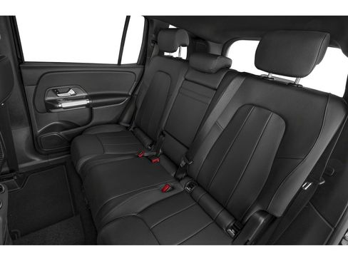 New 2026 Mercedes-Benz GLB 250 4MATIC image 9