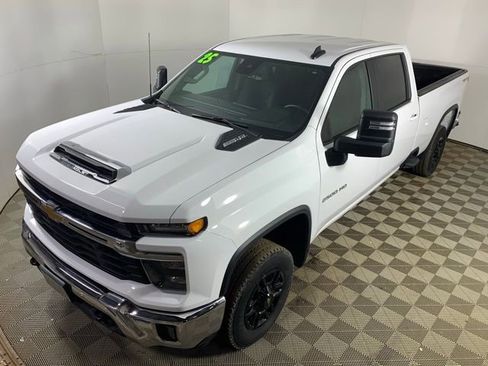Used 2025 Chevrolet Silverado 2500 LT w/ Convenience Package image 10