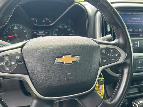 Used 2021 Chevrolet Colorado LT w/ Fleet Safety Package image 8