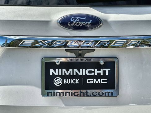 Used 2016 Ford Explorer XLT w/ Equipment Group 202A image 31