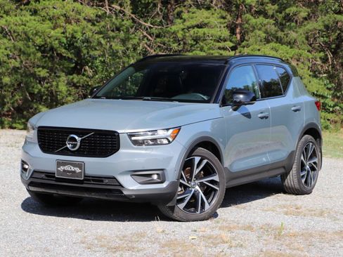 Used 2022 Volvo XC40 T5 R-Design w/ Advanced Package AWD/4WD image 40