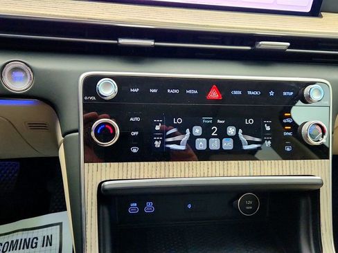 Used 2025 Genesis GV80 2.5T Advanced image 18