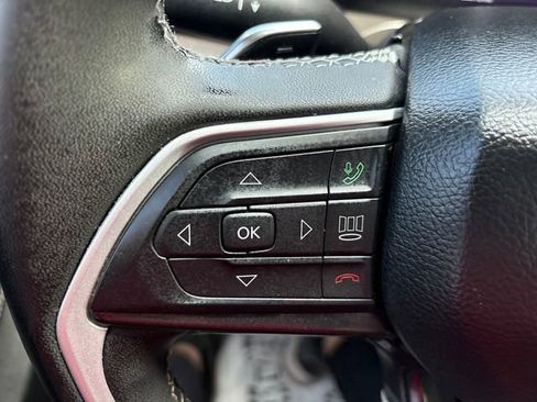 Used 2023 Jeep Grand Cherokee L Laredo w/ Luxury Tech Group I AWD/4WD image 11