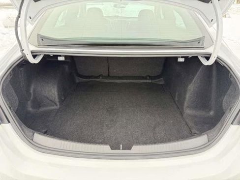 Used 2024 Chevrolet Malibu LT image 9