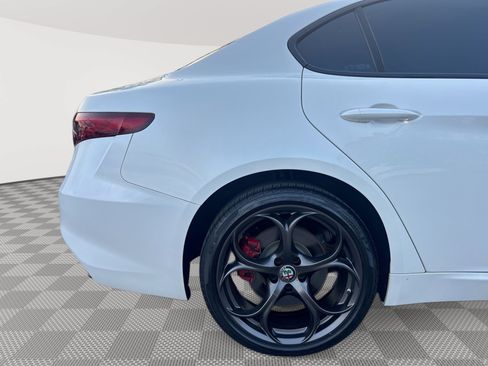 Used 2018 Alfa Romeo Giulia Ti Sport w/ Quick Order Package 22S Sport AWD/4WD image 30