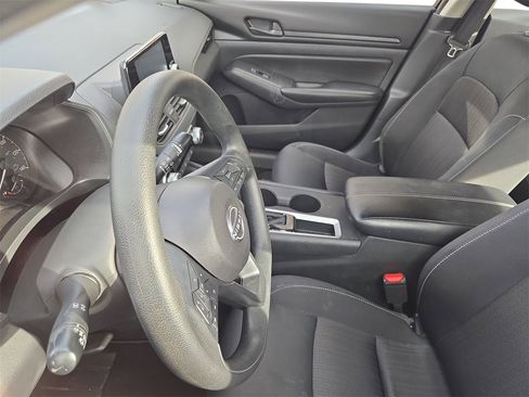Used 2024 Nissan Altima 2.5 S image 6
