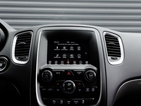 Used 2019 Dodge Durango SXT image 19