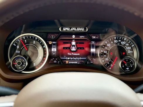 Used 2019 RAM 3500 Laramie image 31