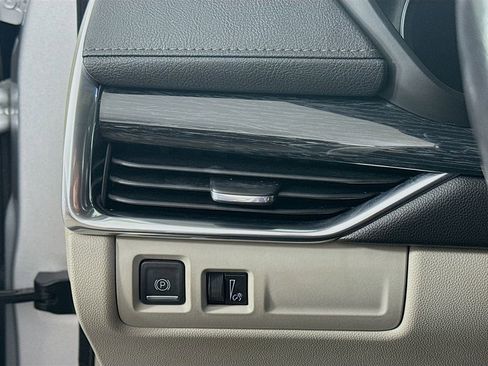 Used 2020 Cadillac XT4 Premium Luxury image 10