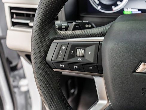 New 2025 Mitsubishi Outlander SE image 28