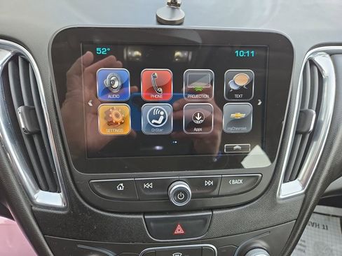 Used 2018 Chevrolet Malibu LT w/ Leather Package image 28