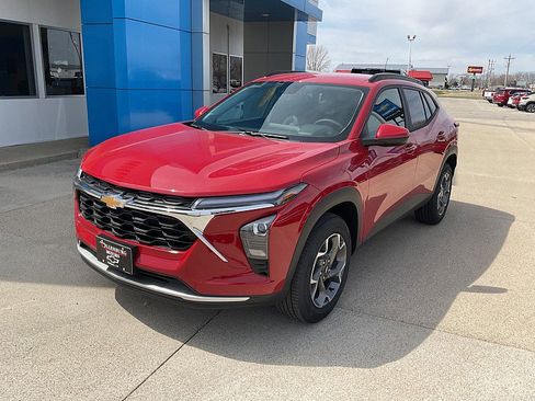 New 2026 Chevrolet Trax LT FWD image 2