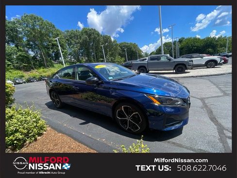 Certified 2023 Nissan Altima 2.5 SR w/ SR Premium Package AWD/4WD image 6