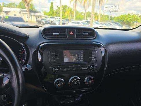 Used 2016 Kia Soul ! FWD image 7