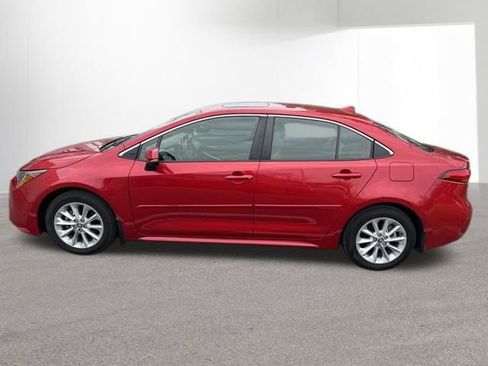 Certified 2021 Toyota Corolla XLE image 4